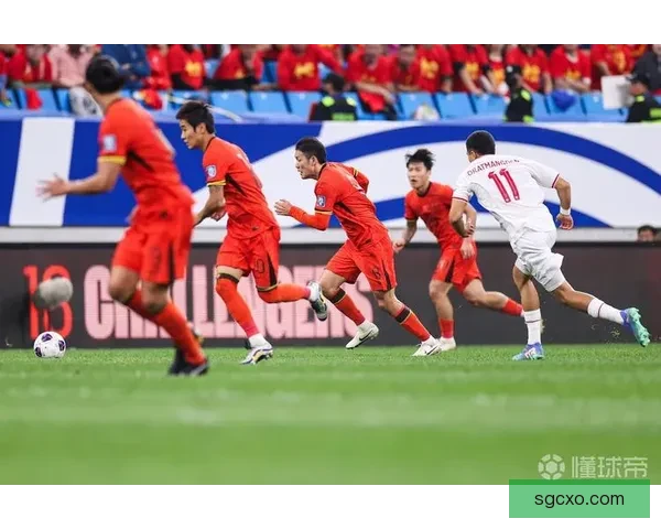 东体分析国足前场调整锋线一前一后站位成新进攻核心思路打法方向